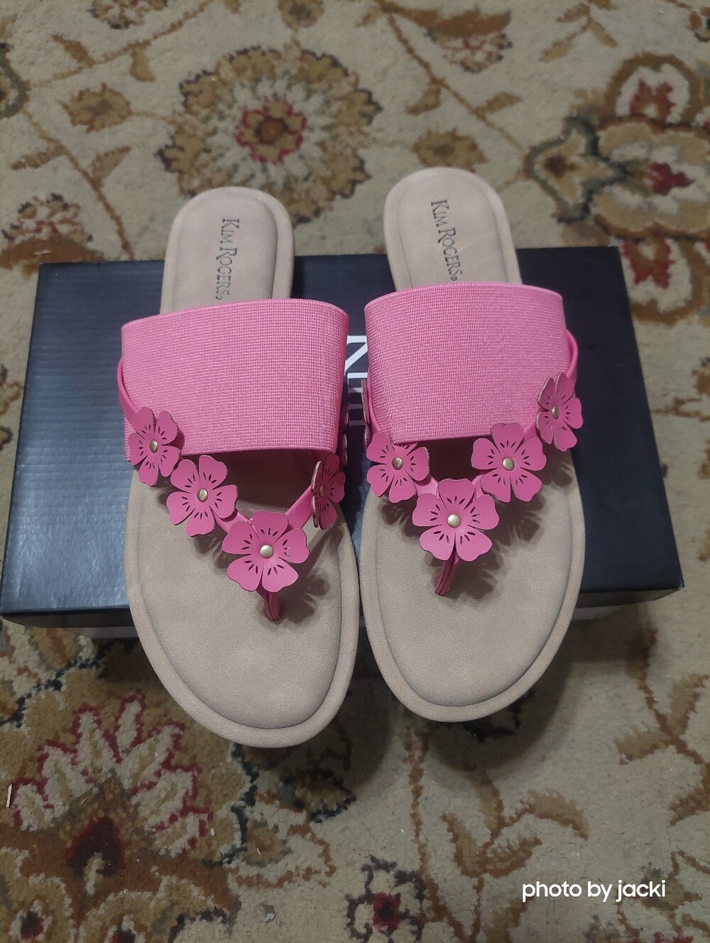 NIB Kim Rogers Fuschia Sandals, size 8